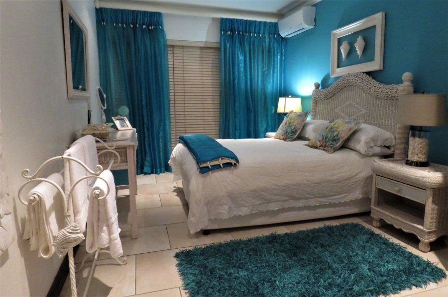 6 Bedroom Property for Sale in Jeffreys Bay Central Eastern Cape